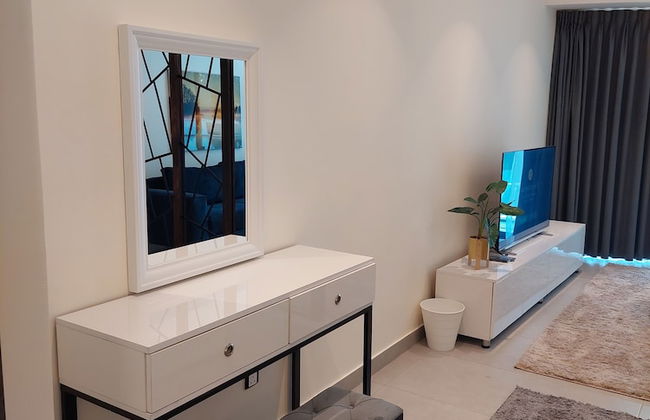 Luxury Furnished Apartment - Damac Tower - Foto 7