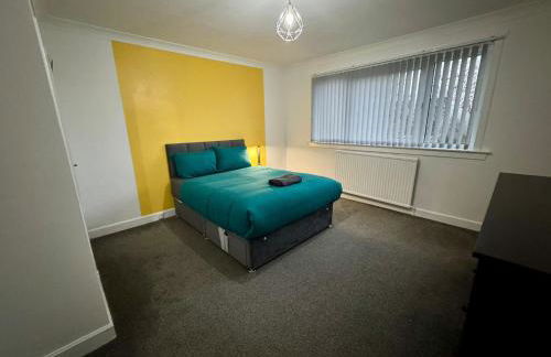 FERRY HOUSE - INVOICE and REDUCED PRICE only via SUNRISE SHORT LETS DUNDEE, 4 Bed House, Great for Contractors, Fully Equipped, Private Parking, Easy Ring Road Access - ASK SUNRISE SHORT LETS - and ONLY 5 Mins to STANNERGATE Ports - Foto 17