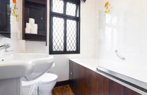 Lux 8Br Thamesfront Villa w Yacht & Sauna - Foto 15