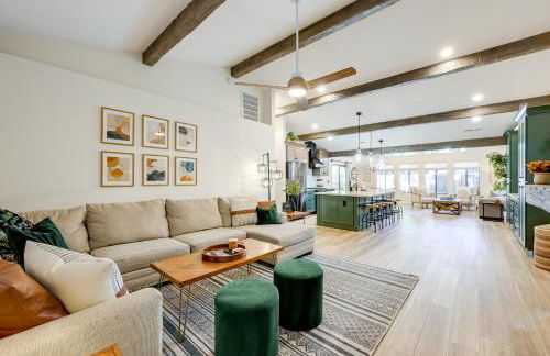 Stylish Flagstaff Hideaway with Hot Tub and Fire Pit! - Foto 5