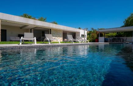 Villa contemporaine classée 5 étoiles avec piscine Antibes - Foto 2