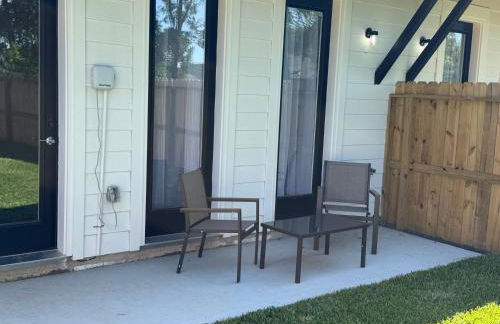 Modern 2 Bedroom All-En-Suite Near Downtown with EV Socket - Photo 32