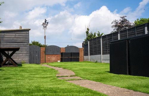 Cottage, Hot Tub, Open fire, Games Room, large Garden Sleeps 2-8 - Foto 62