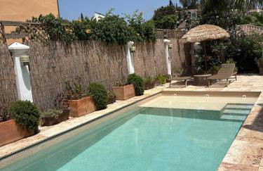 Luxury Villa with Panorama View and Heated Pool - Photo 29