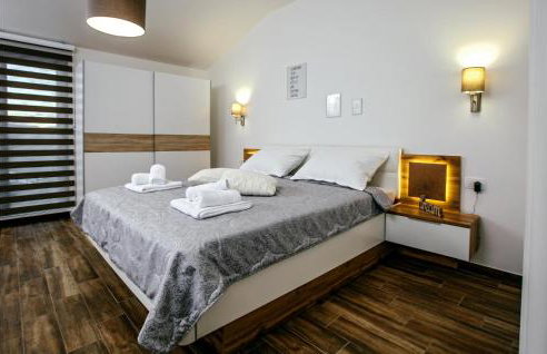 Nice Home In Donji Prolozac With Wifi - Foto 23