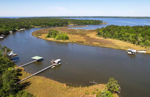 Fish and Relax! Magnolia River Cabin Hideaway - Photo 24