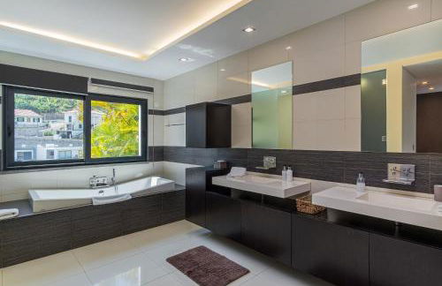 Villa Skylark - by LovelyStay - Foto 34