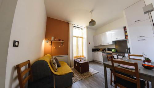 Proche centre, 2 couchages, calme, lumineux - Foto 2