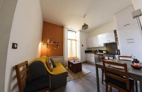 Proche centre, 2 couchages, calme, lumineux - Foto 2