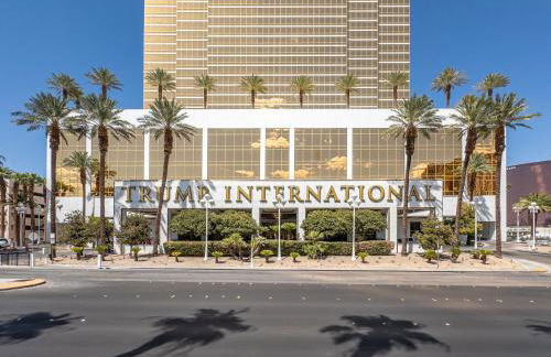 TRUMP 56th Floor - Sphere and Strip View - No Resort Fees - Photo 34