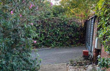 App privado en casa, si mascotas - Photo 12