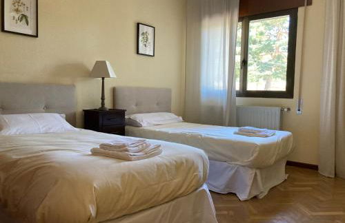 Los Cedros, gran chalet con piscina y apartamento en Navacerrada - Foto 22