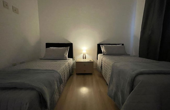 AMPLO APARTAMENTO UM POR ANDAR - Photo 9