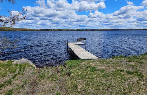 Lake Willow Lakefront House! Northwoods Retreat! - Foto 26