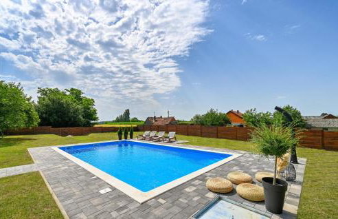 3 Bedroom Cozy Home In Gornje Plavnice - Foto 12