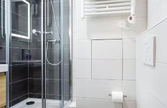 D&E - PARIS-DISNEY - HOLIDAYS APARTMENT - APPARTEMENT DE VACANCES - 5 CHAMBRES- 5 SDB - 5 BEDROOMS - 5 BATHROOMS - Netflix - Foto 26