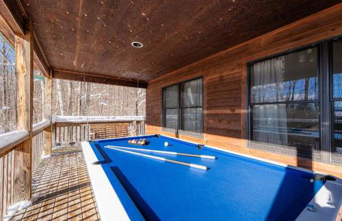 Leaf Peeper's - HUGE deck, pizza oven, Pac-man! - Photo 10