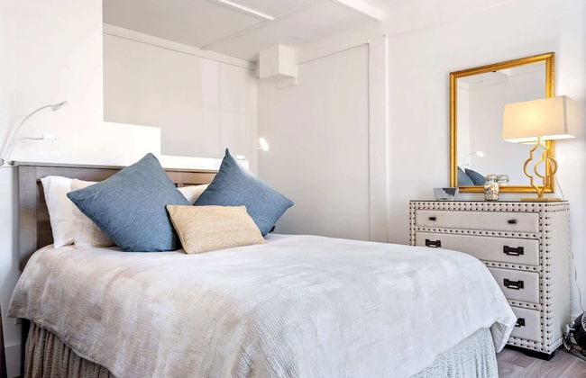 Beachwood Getaway Sleeps 10! - Photo 5