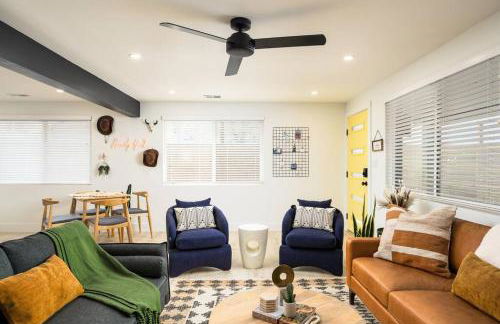 Wild West Disco Haus! Sleeps 12, Hot Tub + Gym! - Foto 25