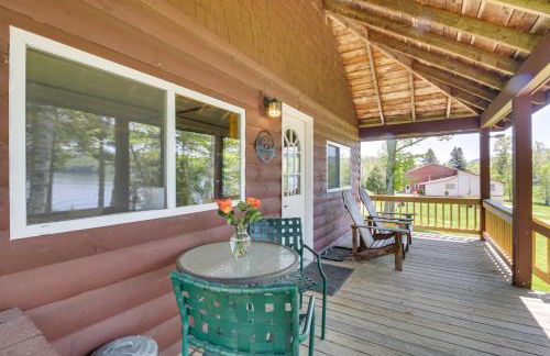 8 Mi to Saddleback Ski Area Cabin with Fire Pit - Foto 22