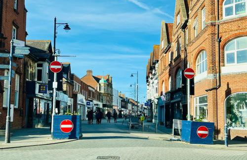 Stylish 3 Bed Apt Sea Views Near the Beach 2B - Foto 43