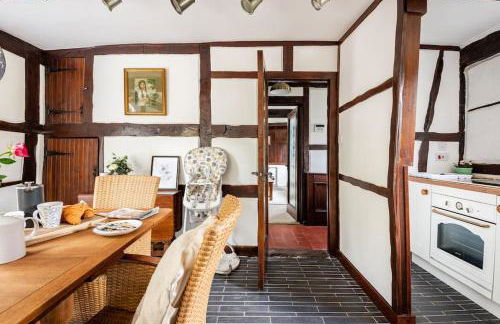 Cotswold Cheltenham, whole house with hot tub - Photo 56