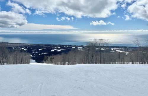 Cozy Townhome at Lutsen Mtn - Ski-in, Ski-out, Pool, Hot Tub, Fitness Center, resort amenities galore! - Foto 47