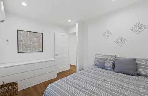 Modern Cottage, Hot Tub, Bistro Patio, Putting Green, Walk to All! - Foto 54