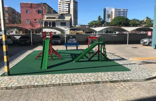 Apto com área de lazer para curtir o Verão, sol e Mar - Foto 16