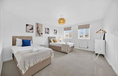 Spacious 4BR Newport Home - Ideal for Families & Groups - Foto 56