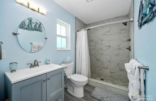 Dog Friendly Loft STEPS from Beach with Gas Barbecue Grill and Upstairs Deck! - Foto 18