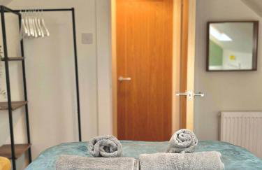 Ideal 4-bed home sleeps 7 - Nr Trafford Ctr & M60 - Foto 31