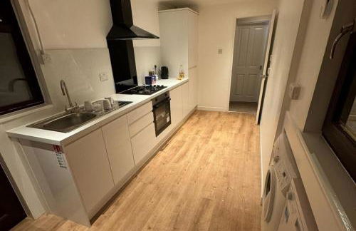 4 Bed House - Sleeps 9 - Hottub - Parking - Foto 21