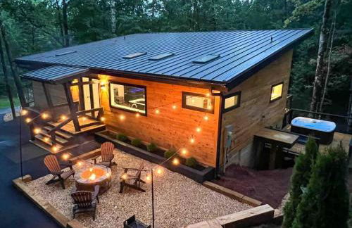 Modern Mountain Getaway with Hot Tub, Fire Pit - Foto 1