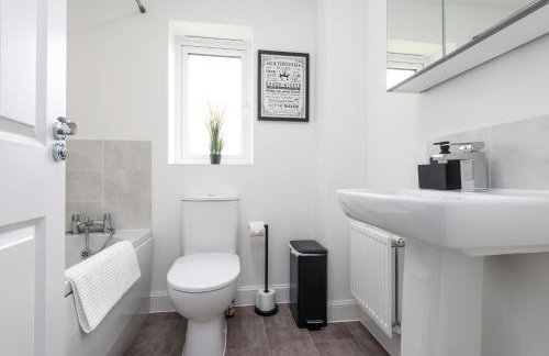 Spacious 3 Bedroom House In Canterbury with Garden and Driveway - Sleeps 7 - Photo 19