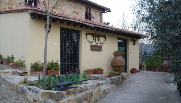 Check-in/check-out kiosk