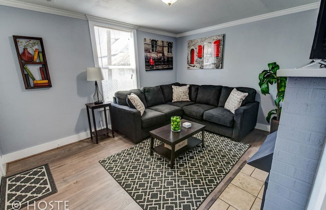 City Center Cottage Netflix, Mtns & Adventure! - Photo 13