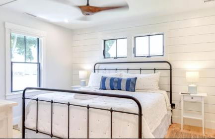 Renovated kitchen less than 2 miles to Beach! - Foto 13