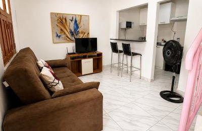 AmazHost - Casa Rosa com Split, Wi-Fi 700 Mb e Água Quente - Foto 1