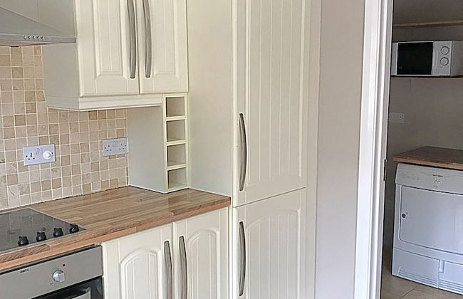 Immaculate 3-bed House With Private Secure Garden - Foto 17