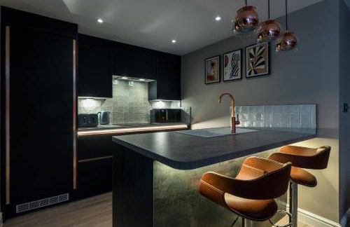 3BR Georgian Quarter Coach Houses - Private Parking - Foto 36