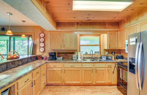 4 Mi to Cumberland River Cabin with Deck and Fire Pit - Foto 9