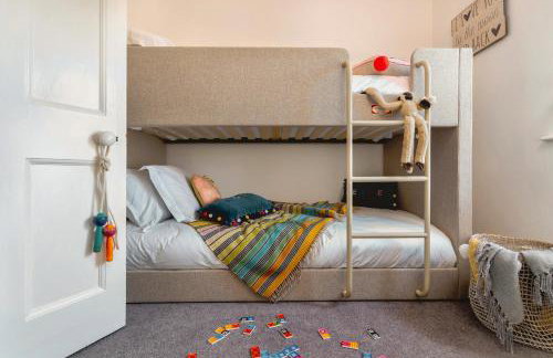 Littlefields - With hot tub, garden, private parking and short walk to beach - Foto 22