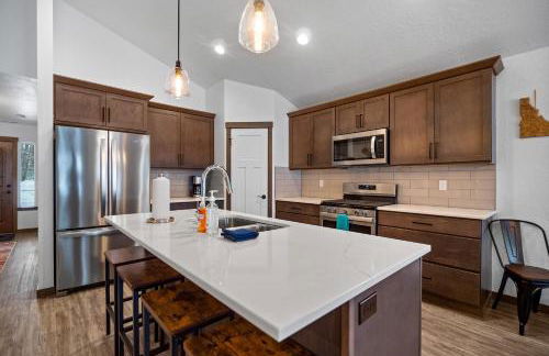 Elk Grove Getaway - Photo 10