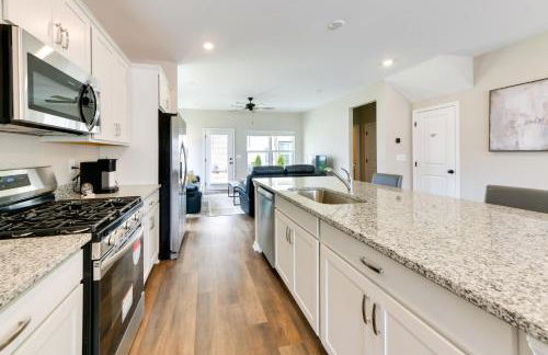 5 Mi to Auburn University Sleek Townhome with Patio - Photo 8