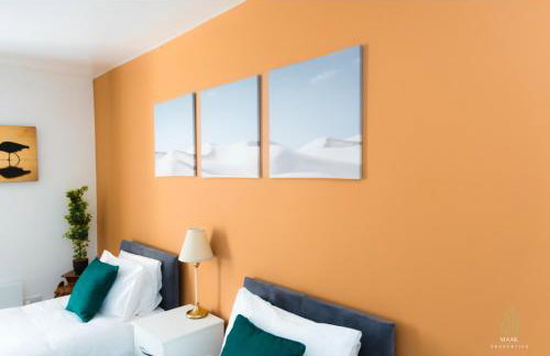 Modern 2BR Apartment - Prime Location Near Beach & Town - Sleeps 5 - Foto 21