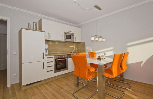 mit Meerblick und Balkon, gratis Nutzung vom AHOI Erlebnisbad und Sauna in Sellin - Meeresblick FeWo 33 - Foto 7