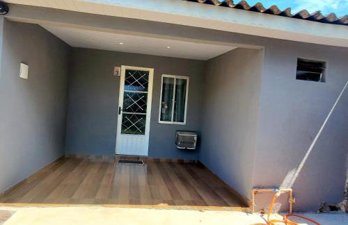 Casa com gramado e aconchegante, próximo a tudo 3 - Foto 6