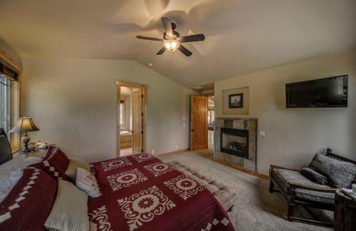 Bear Discovery Custom Tamarack Estate Home by Casago McCall - Donerightmanagement - Foto 67