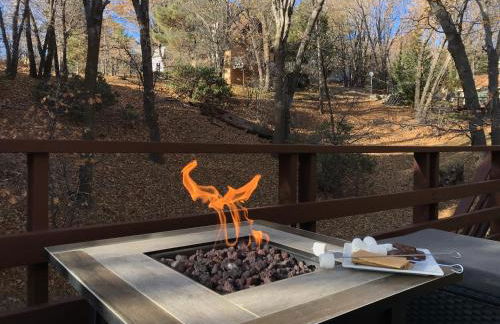 Sprocket Hollow Treetop A-Frame Log Cabin - Foto 11